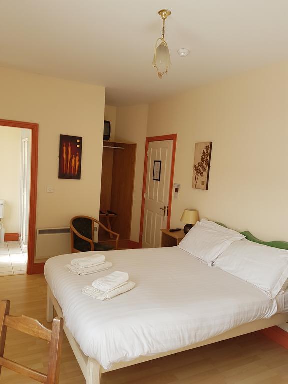 Myles Creek Hotel Килки Екстериор снимка