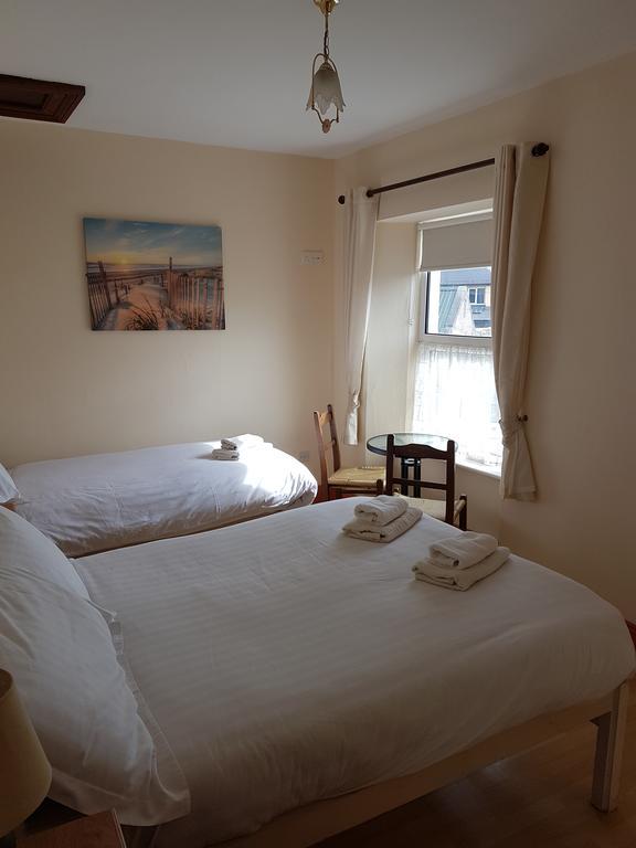 Myles Creek Hotel Килки Екстериор снимка