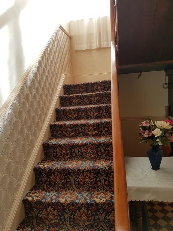 Myles Creek Hotel Килки Екстериор снимка