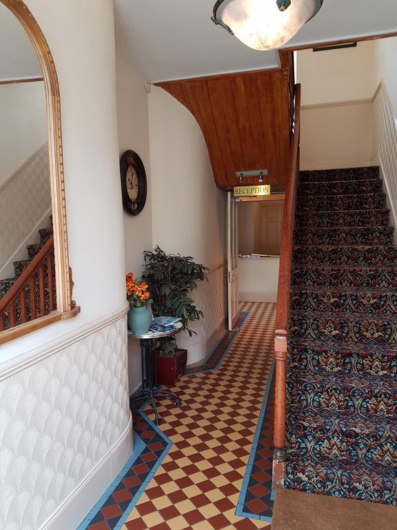 Myles Creek Hotel Килки Екстериор снимка