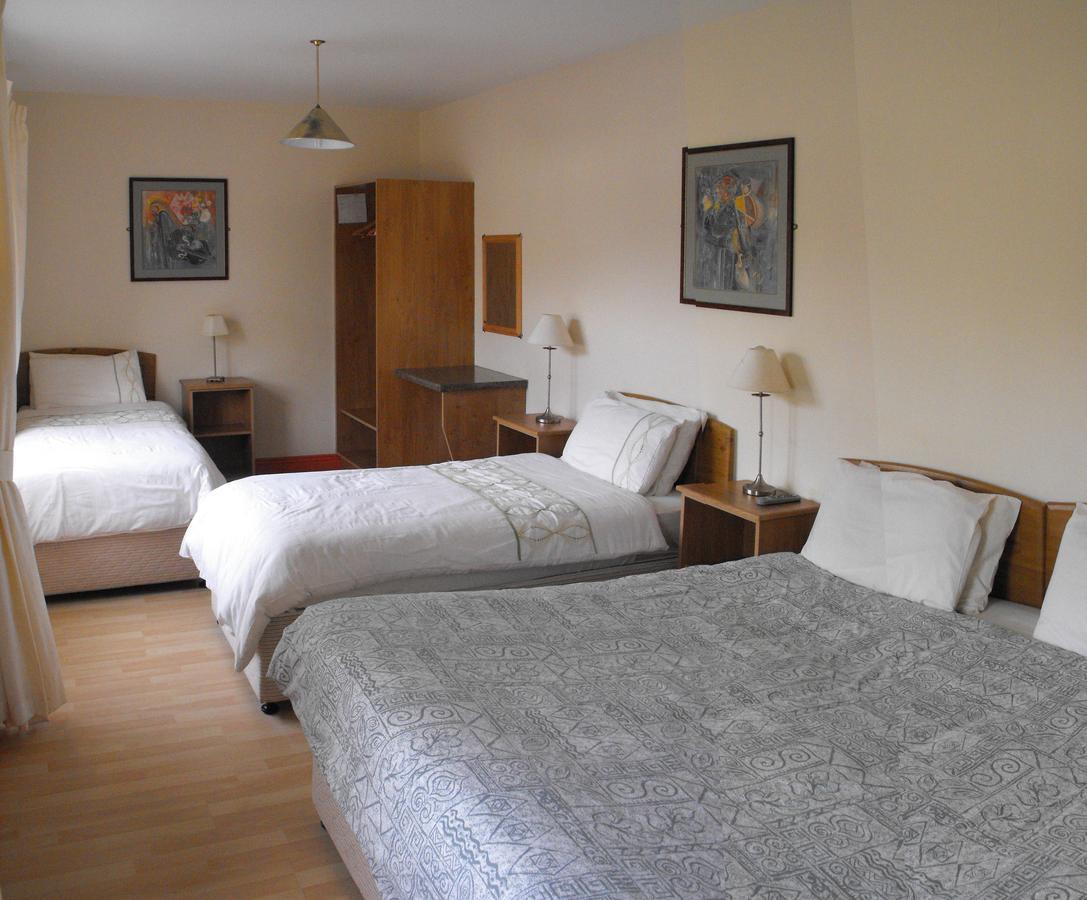Myles Creek Hotel Килки Екстериор снимка