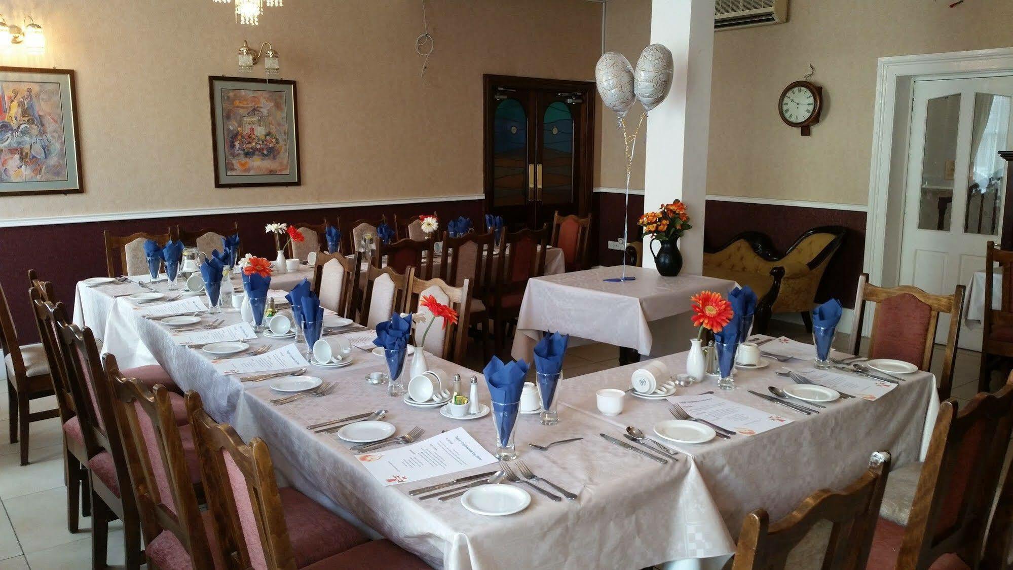 Myles Creek Hotel Килки Екстериор снимка